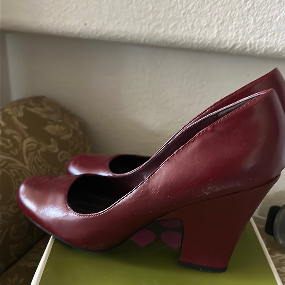 Red Chunky Heels with Closed Toe and Glossy Finish
